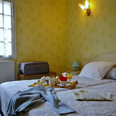 Logis L'auberge Du Brulhois Hotel