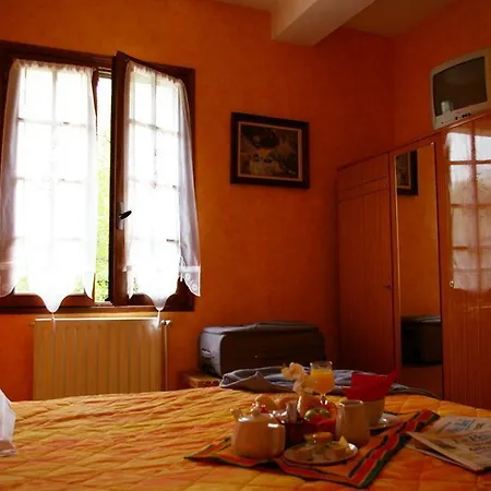 Logis L'Auberge Du Brulhois Hotel 2*