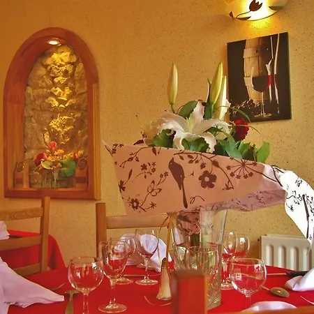 Logis L'auberge Du Brulhois Hotel
